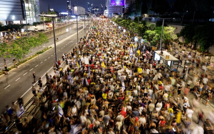 Decenas de miles protestan contra plan de Netanyahu de ocupar la ciudad de Gaza Decenas de miles protestan contra plan de Netanyahu de ocupar la ciudad de Gaza