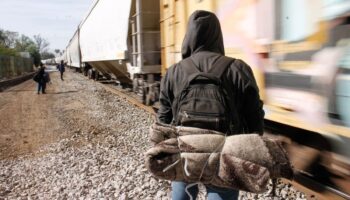 Rechazados: El costo humano de las nuevas políticas migratorias | Artículo por Eunice Rendón