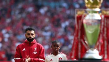 Mohamed Salah repite como jugador del año de la PFA | Video