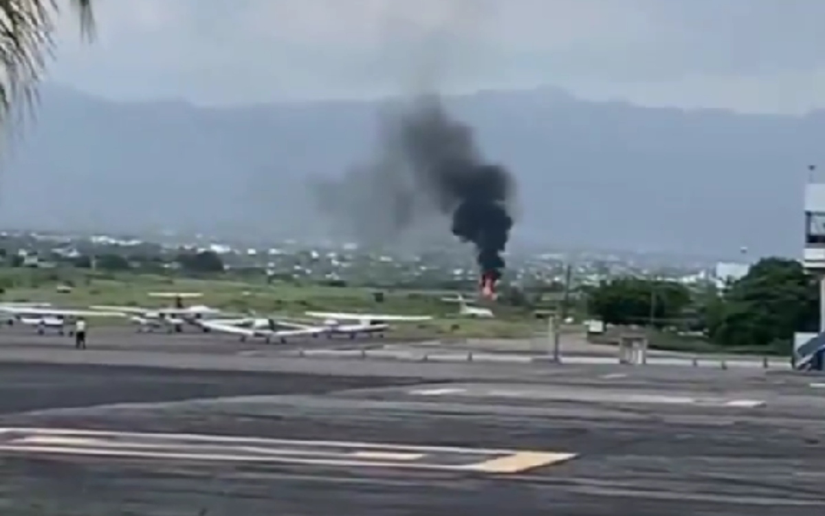 Video | Avioneta se accidenta durante aterrizaje en aeropuerto de Cuernavaca Video | Avioneta se accidenta durante aterrizaje en aeropuerto de Cuernavaca