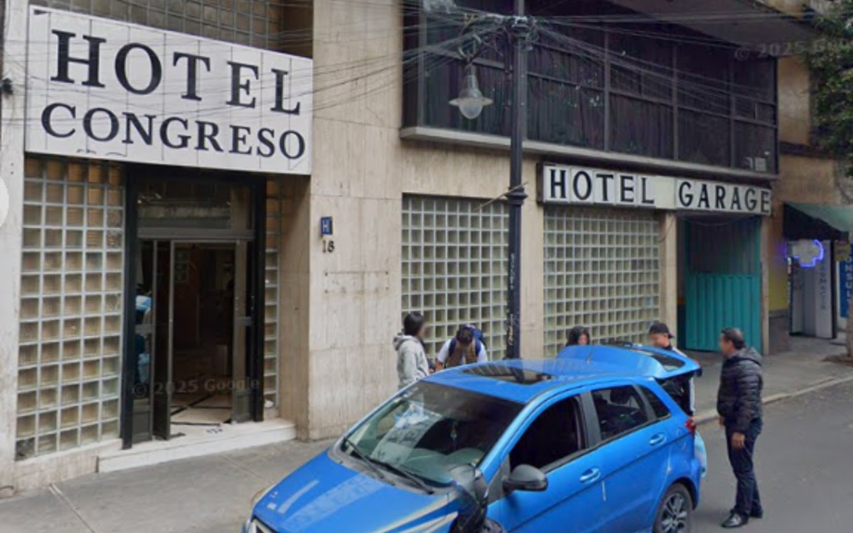 Asaltan a extranjera, le disparan, huyen en moto y escapan en el Metro | CDMX Asaltan a extranjera, le disparan, huyen en moto y escapan en el Metro | CDMX