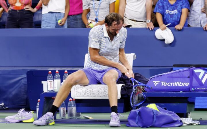 Cuesta caro a Daniil Medvedev nuevo berrinche en el US Open 2025 | Video Cuesta caro a Daniil Medvedev nuevo berrinche en el US Open 2025 | Video