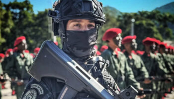 Venezuela anuncia el envío de 15,000 militares a la frontera con Colombia