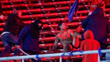 Cientos de heridos en disturbios violentos entre hinchas argentinos y chilenos