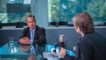 Israel Vallarta niega acuerdos y rechaza que su liberación sea una 'cortina de humo' del gobierno