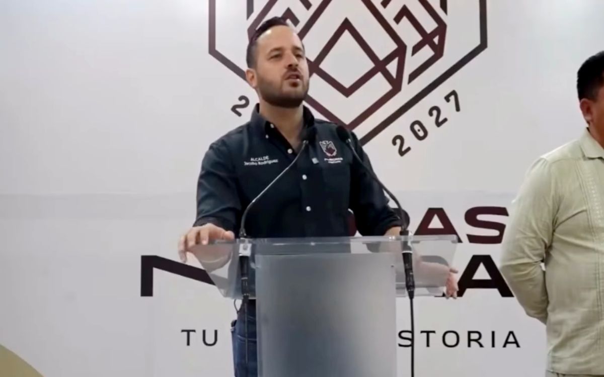 Alcalde morenista se enfrenta a periodista y evita responder antidoping Alcalde morenista se enfrenta a periodista y evita responder antidoping