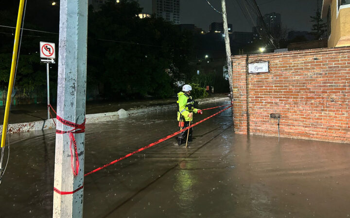 Lluvias dejan dos muertos y un desaparecido en Querétaro; Kuri anuncia que solicitará fondos federales Lluvias dejan dos muertos y un desaparecido en Querétaro; Kuri anuncia que solicitará fondos federales