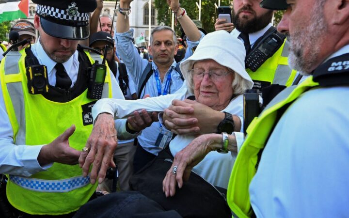 Protesta contra ilegalización de 'Palestine Action' deja 365 detenidos en Londres | Galería Protesta contra ilegalización de 'Palestine Action' deja 365 detenidos en Londres | Galería
