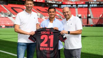 Firma Lucas Vázquez, ex capitán merengue, con Bayer Leverkusen | Video