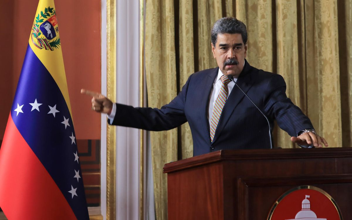 Nicolás Maduro acusa a EU de buscar un 'cambio de régimen' de manera 'terrorista' | Video Nicolás Maduro acusa a EU de buscar un 'cambio de régimen' de manera 'terrorista' | Video
