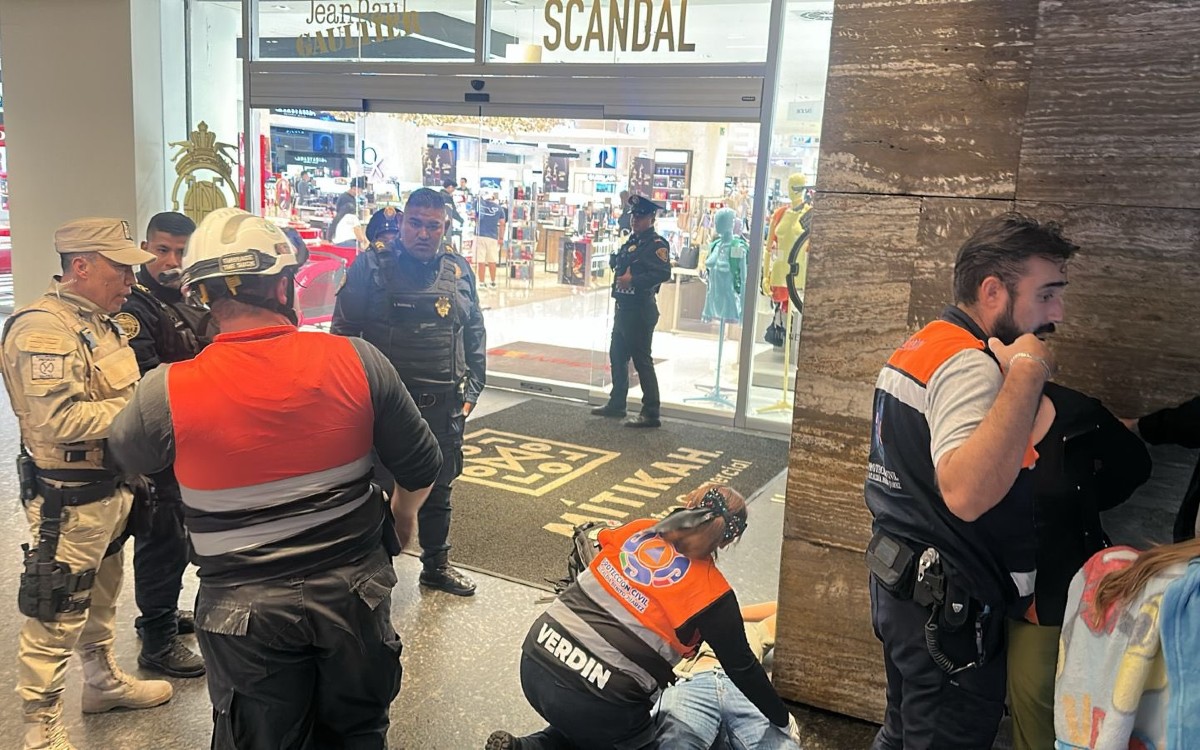 Suspenden plaza Mítikah tras desplome de elevador con saldo de dos heridos Suspenden plaza Mítikah tras desplome de elevador con saldo de dos heridos