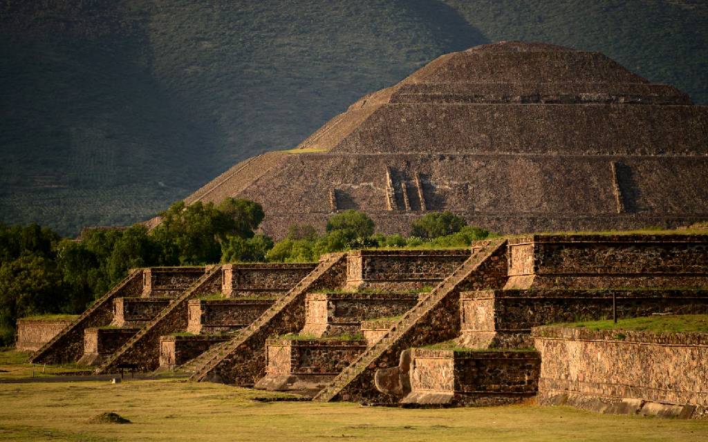 Investigadores publican libro de divulgación sobre la historia de Teotihuacan Investigadores publican libro de divulgación sobre la historia de Teotihuacan