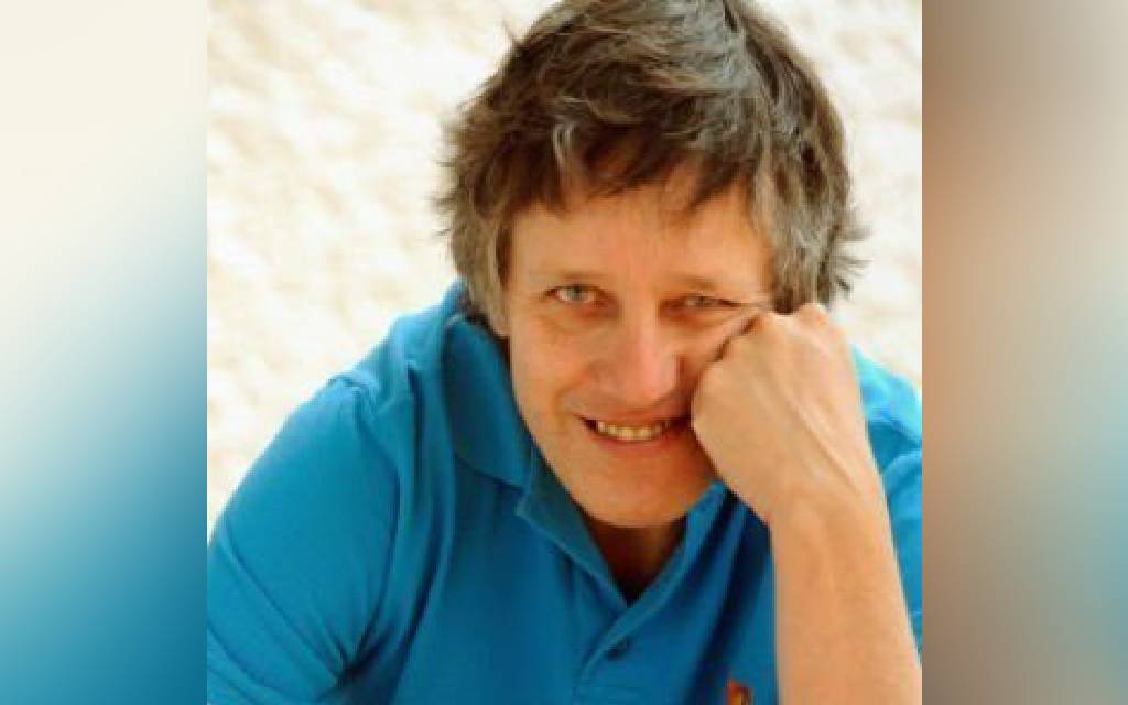 “Tengo un temperamento punk, pero en realidad soy muy modosito”: Xavier Velasco “Tengo un temperamento punk, pero en realidad soy muy modosito”: Xavier Velasco