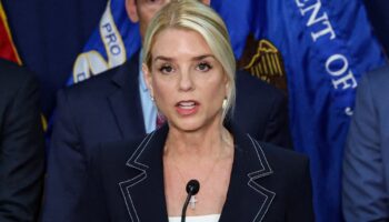 Bondi esquiva duda de Sheinbaum sobre cómo fue detenido 