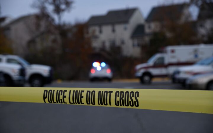 Un niño de 14 años mata a sus padres en Florida y llama a la policía para entregarse Un niño de 14 años mata a sus padres en Florida y llama a la policía para entregarse