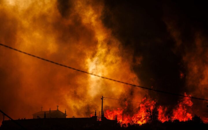 'Calamidad nacional': Portugal enfrenta múltiples incendios masivos | Galería