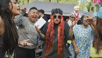 'Uno de nosotros votó por Trump': Snow Tha Product mezcla humor y crítica en su tema viral 'Sábado'