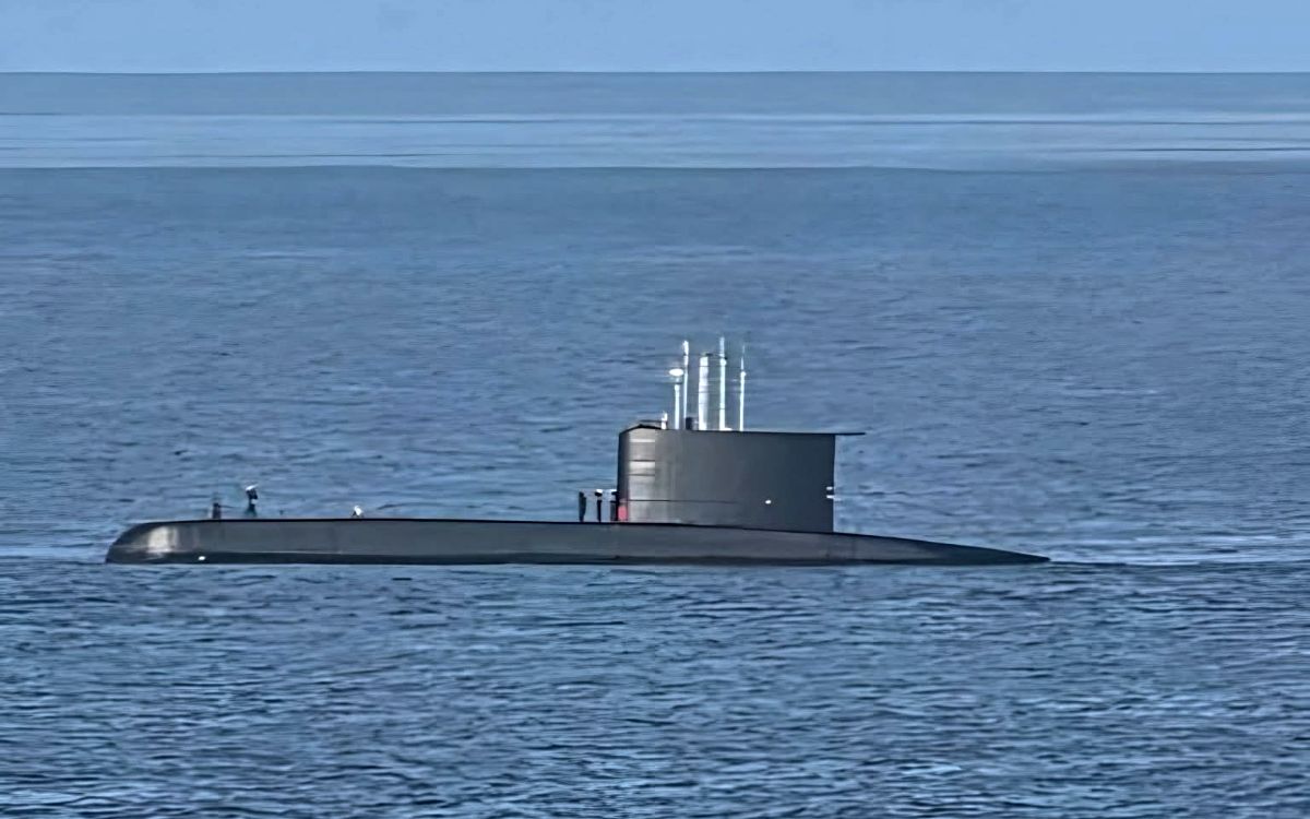 Marina alerta sobre submarino chileno fondeado en Puerto Vallarta Marina alerta sobre submarino chileno fondeado en Puerto Vallarta