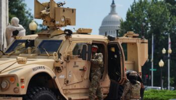 Trump retrocede sobre control absoluto de la policía de Washington D.C.