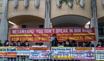 Judíos ortodoxos protestan en NY contra Netanyahu y el 'genocidio en Gaza'