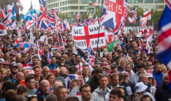 Más de 100 mil personas participan en marcha de extrema derecha en Londres contra la inmigración