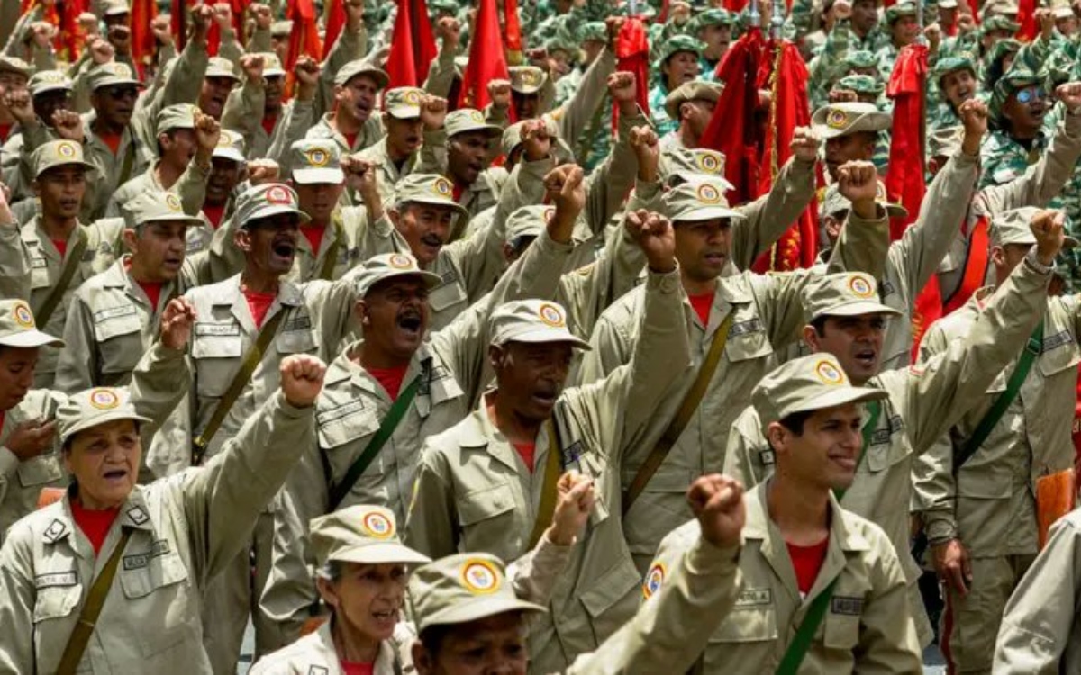 Venezuela comienza a entrenar milicianos ante el "asedio" de Estados Unidos Venezuela comienza a entrenar milicianos ante el "asedio" de Estados Unidos