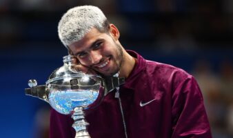 Logra Carlos Alcaraz en Tokio su octavo título del 2025 | Video