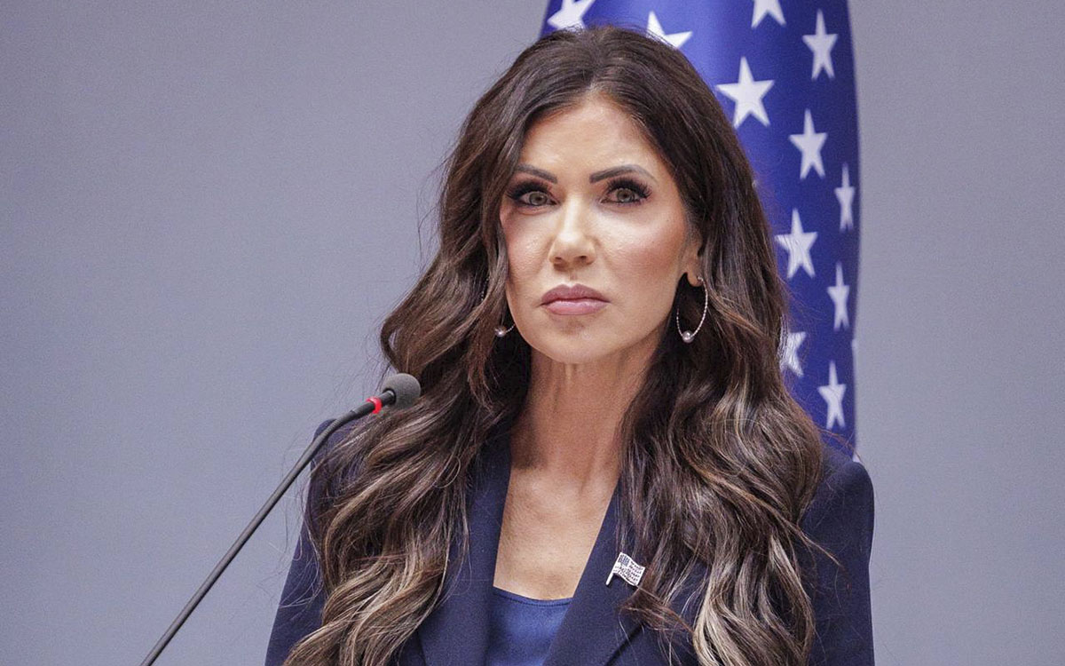 Kristi Noem participa en operativo migratorio; Trump busca deportar a un millón de personas: Esquivel Kristi Noem participa en operativo migratorio; Trump busca deportar a un millón de personas: Esquivel