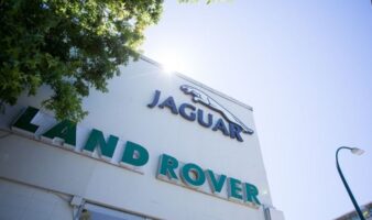 Ciberataque a Land Rover deja pérdidas billonarias y expone riesgos para ecosistemas industriales | Entérate