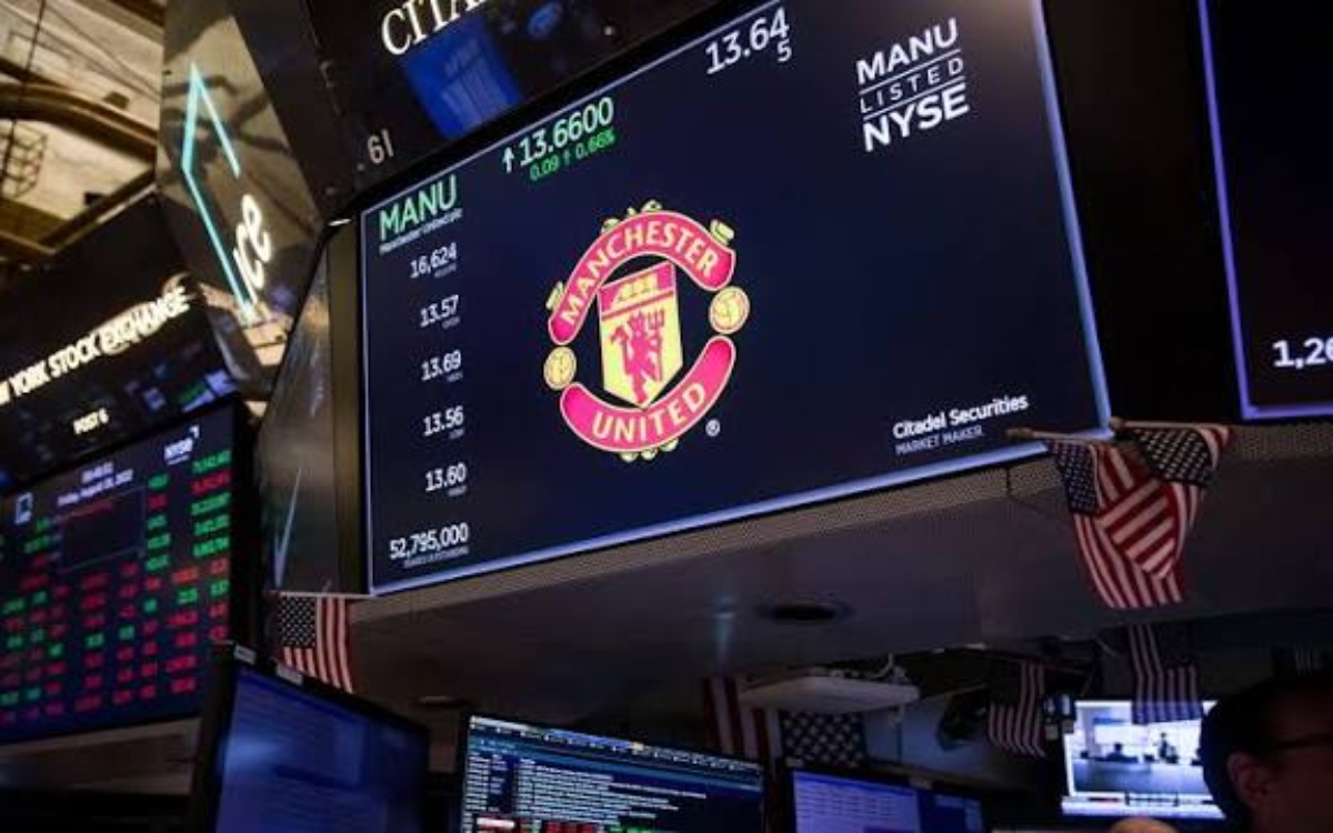 Anuncia Manchester United ingresos récord y reducción de pérdidas