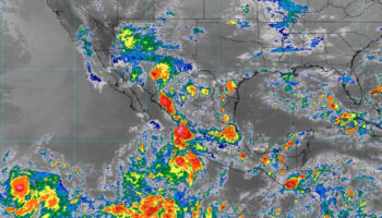 Huracán Kiko no amenaza a México; depresión Doce-E causa lluvias y oleaje en el Pacífico
