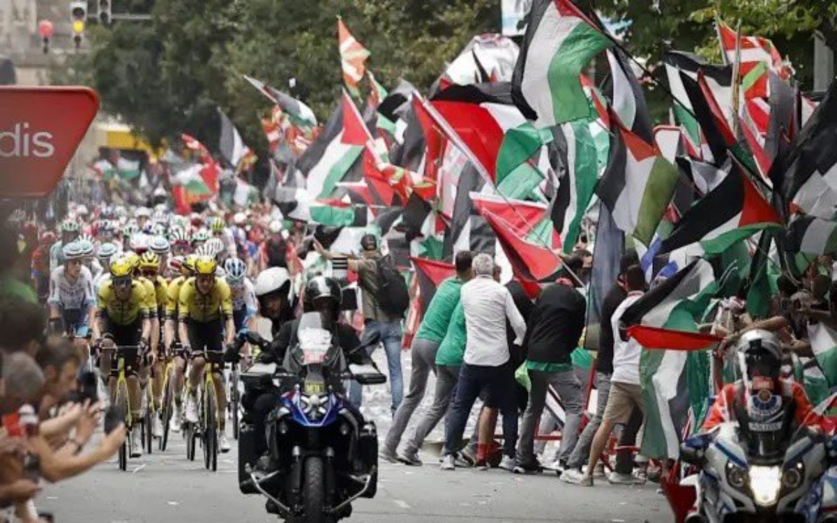 Israel Premier Tech retira nombre de la equipación tras protestas propalestinas | Video Israel Premier Tech retira nombre de la equipación tras protestas propalestinas | Video