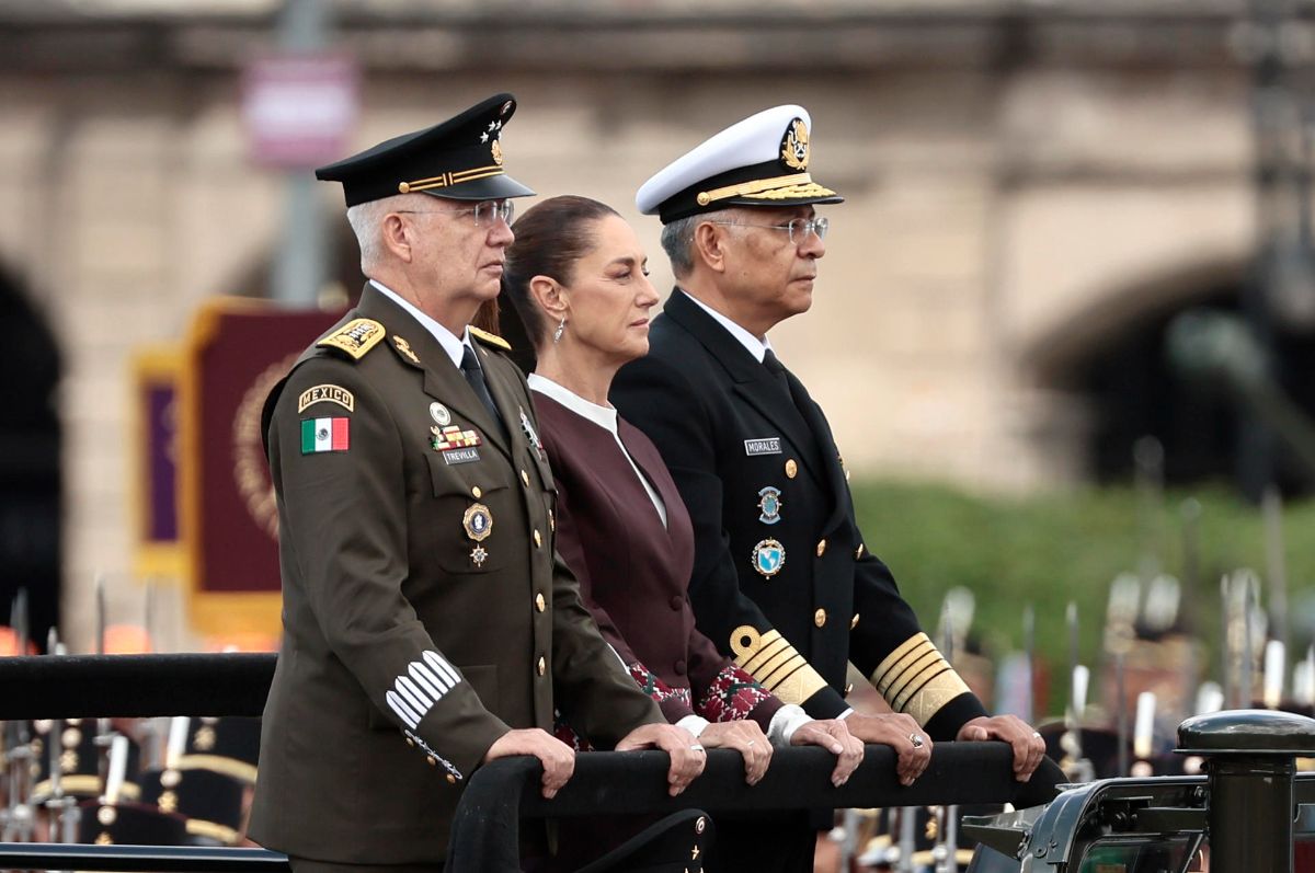 "Ninguna potencia extranjera decide por nosotros", declara Sheinbaum durante desfile militar "Ninguna potencia extranjera decide por nosotros", declara Sheinbaum durante desfile militar