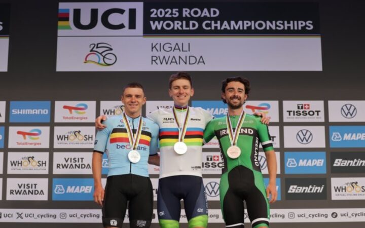 Tadej Pogacar defiende el título mundial en ciclismo de ruta | Video Tadej Pogacar defiende el título mundial en ciclismo de ruta | Video