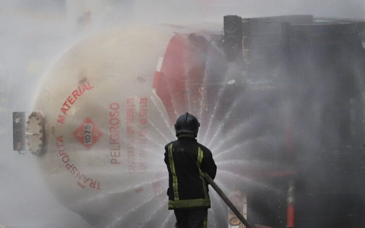 Empresa dueña de pipa que explotó en Iztapalapa no tiene seguro vigente; suman 4 muertos