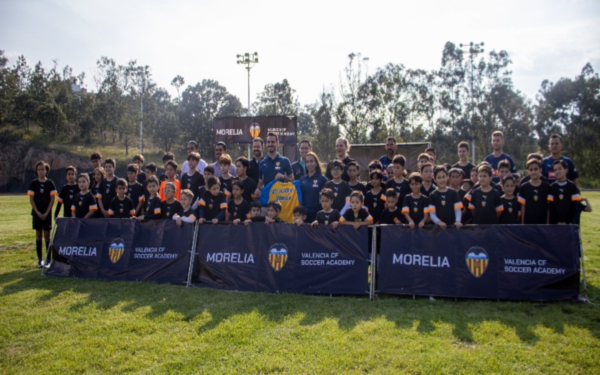 Valencia CF abre su primera academia en México | Video