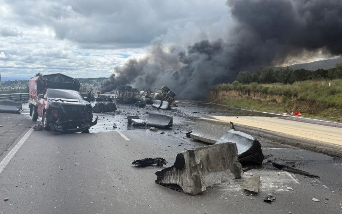 Explosión de pipa con diésel en la carretera México-Puebla | Video Explosión de pipa con diésel en la carretera México-Puebla | Video