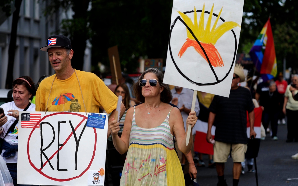 'No queremos reyes': Cientos de manifestantes en Puerto Rico protestan contra políticas 'autoritarias' de Trump 'No queremos reyes': Cientos de manifestantes en Puerto Rico protestan contra políticas 'autoritarias' de Trump