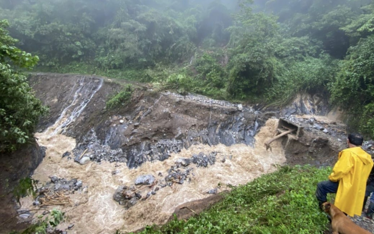 Sin agua, alimentos ni caminos: comunidades de la Sierra Norte de Puebla claman por ayuda Sin agua, alimentos ni caminos: comunidades de la Sierra Norte de Puebla claman por ayuda