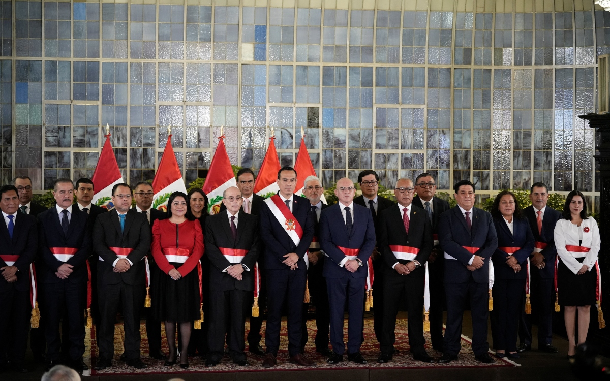Presidente interino de Perú forma su gabinete para gobernar hasta las elecciones de 2026 Presidente interino de Perú forma su gabinete para gobernar hasta las elecciones de 2026