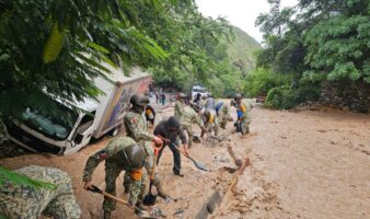 Lluvias en Hidalgo: Desesperación crece entre damnificados por falta de comida y electricidad