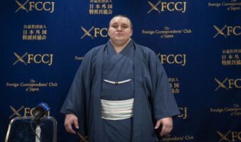 Luchador ucraniano brilla en el sumo japonés tras huir de la guerra | Video