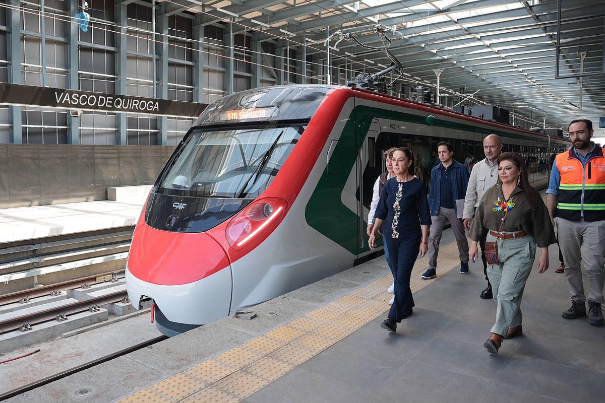 Sheinbaum anuncia apertura del tren México-Toluca en enero de 2026, tras 11 años de obra Sheinbaum anuncia apertura del tren México-Toluca en enero de 2026, tras 11 años de obra
