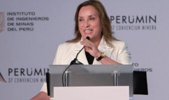 Congreso de Perú da primer paso para destituir a Boluarte y la convoca de inmediato