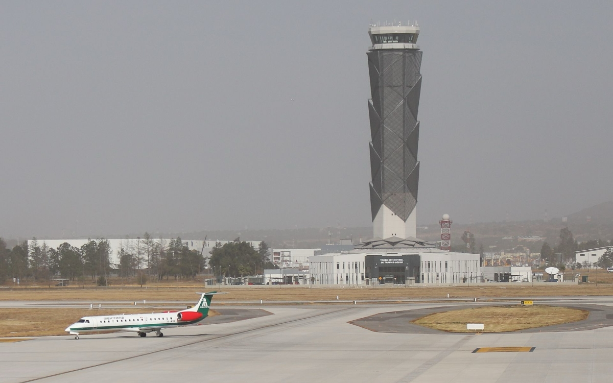 EU cancela 13 rutas de aerolíneas mexicanas y vuelos combinados desde el AIFA