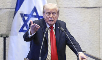 Trump celebra el fin de la guerra en la Knéset y es interrumpido por un parlamentario