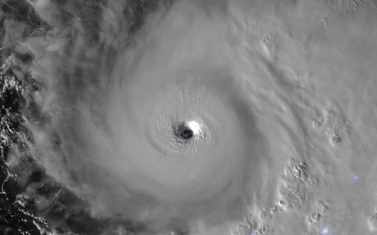 'Melissa' se transforma en huracán categoría 5 y pone en alerta a Jamaica 'Melissa' se transforma en huracán categoría 5 y pone en alerta a Jamaica
