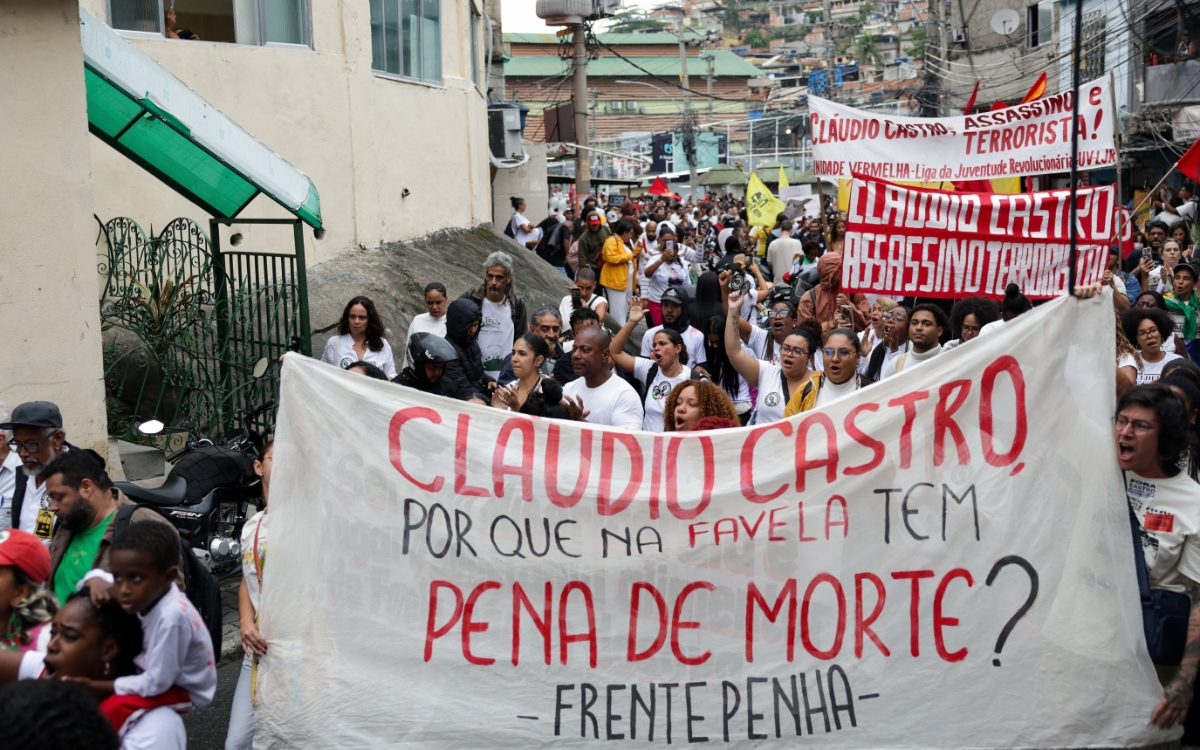 Miles de personas protestan en Río de Janeiro por operativo que dejó 132 muertos Miles de personas protestan en Río de Janeiro por operativo que dejó 132 muertos