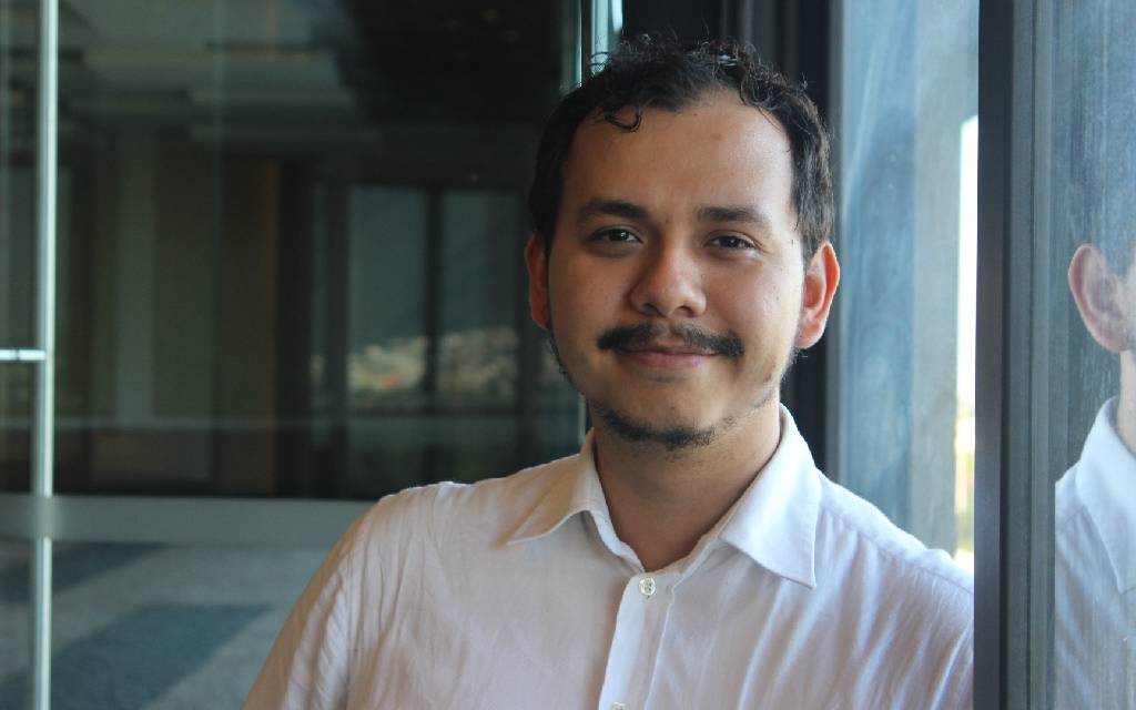 “En la narración que nos hacemos de nosotros mismos hay algo de irrealidad”: Rubén Esparza Arizpe “En la narración que nos hacemos de nosotros mismos hay algo de irrealidad”: Rubén Esparza Arizpe
