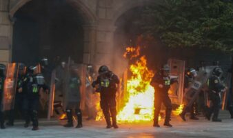 Al menos 94 policías resultaron heridos en marcha por 2 de Octubre